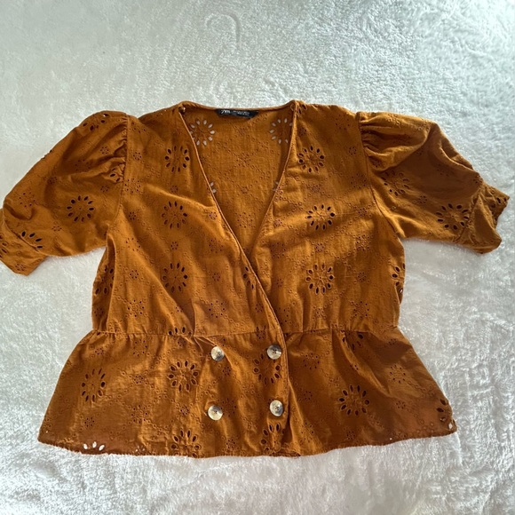 Zara Brown/Rust Eyelet Short Sleeve Wrap Double Button Blouse. size S - Picture 1 of 9